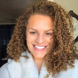 Meet your Posher, Chloe